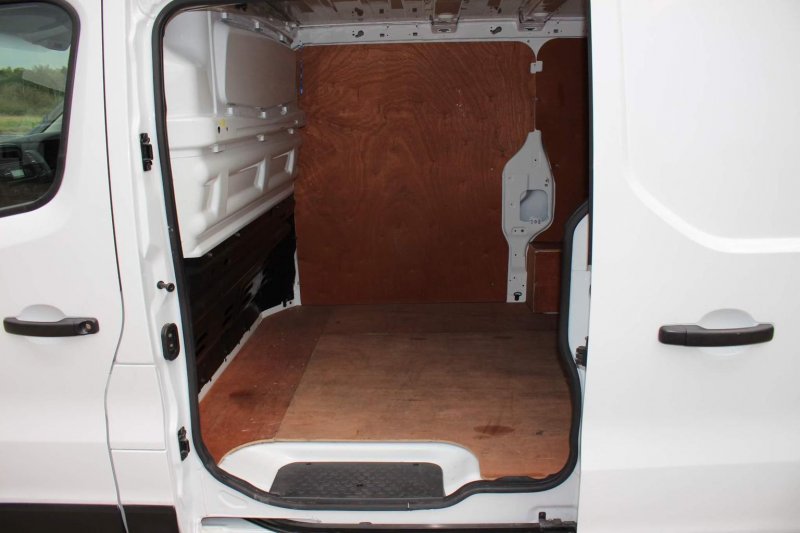 VAUXHALL VIVARO