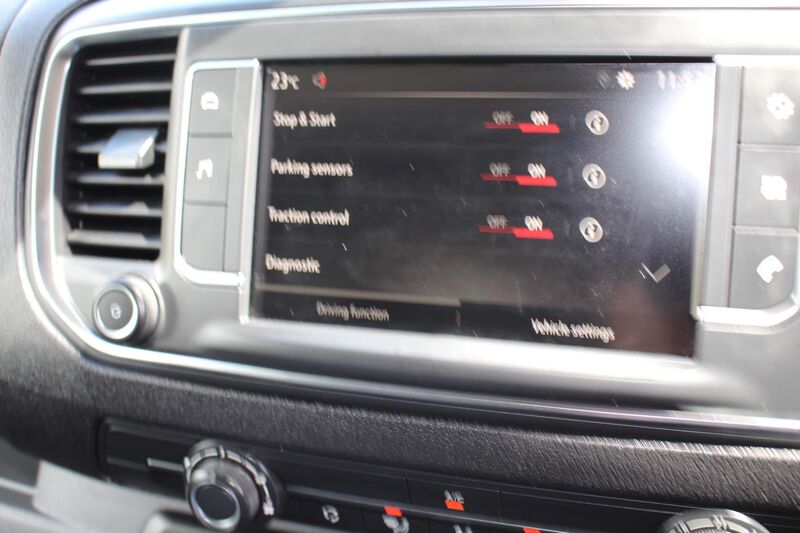 VAUXHALL VIVARO