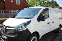 VAUXHALL VIVARO