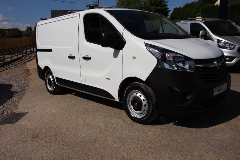 VAUXHALL VIVARO