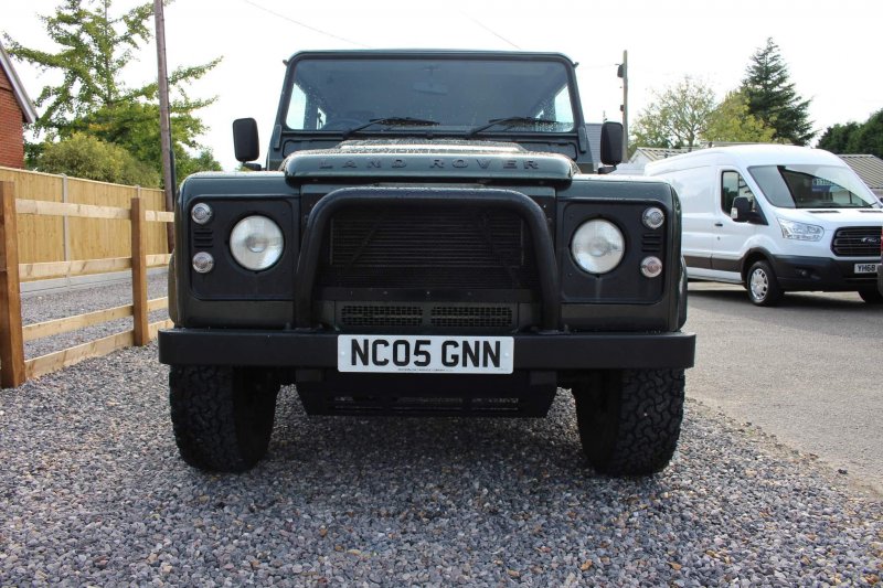LAND ROVER DEFENDER 110