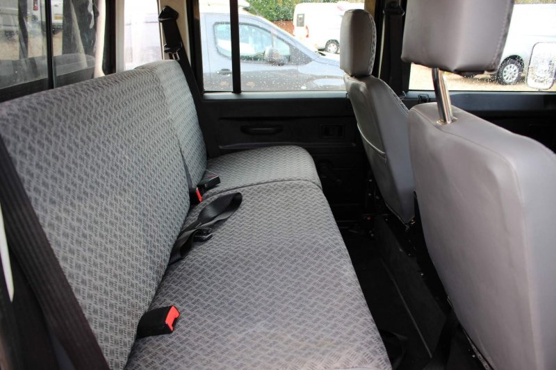 LAND ROVER DEFENDER 110