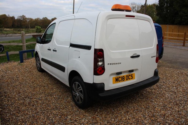 PEUGEOT PARTNER