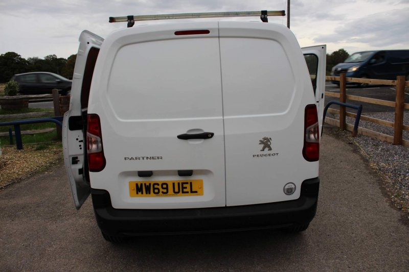 PEUGEOT PARTNER