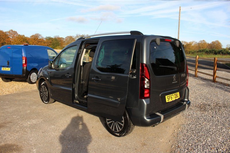 PEUGEOT PARTNER