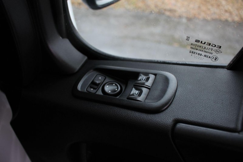 VAUXHALL MOVANO