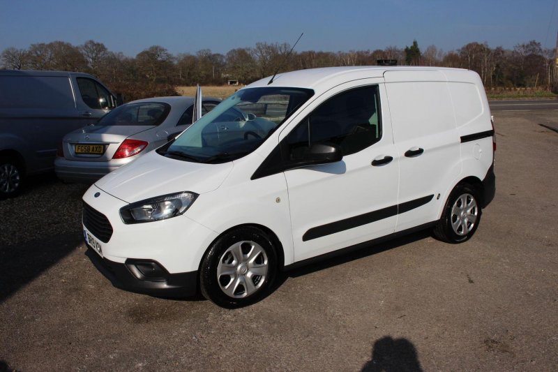 FORD TRANSIT COURIER