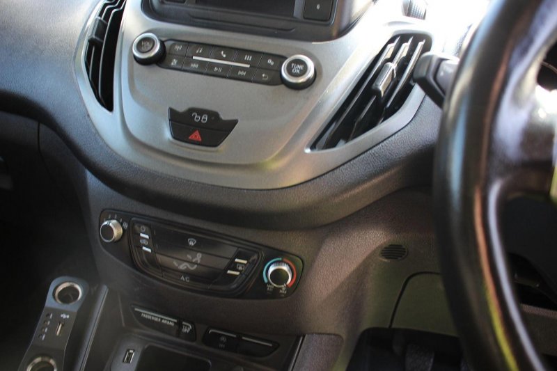 FORD TRANSIT COURIER