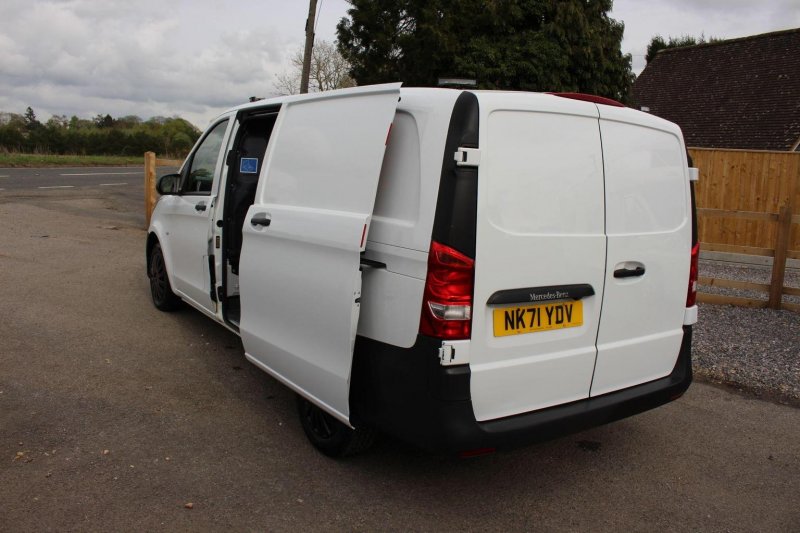 MERCEDES-BENZ VITO