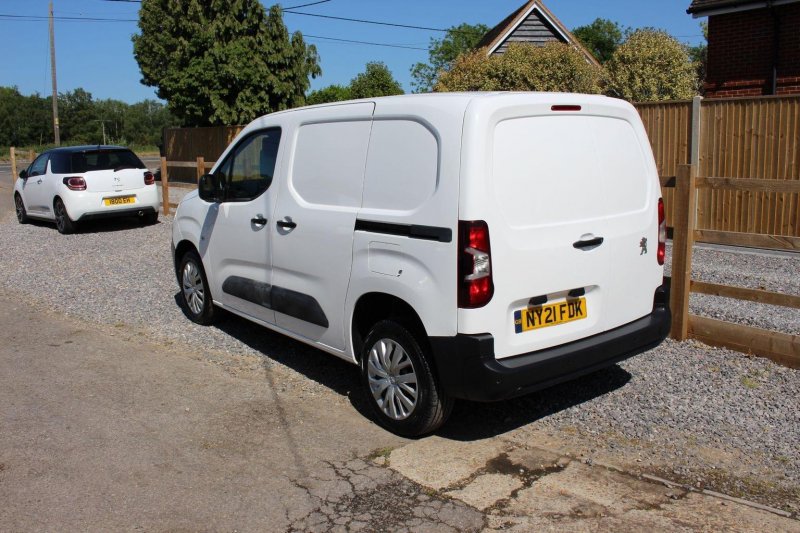 PEUGEOT PARTNER