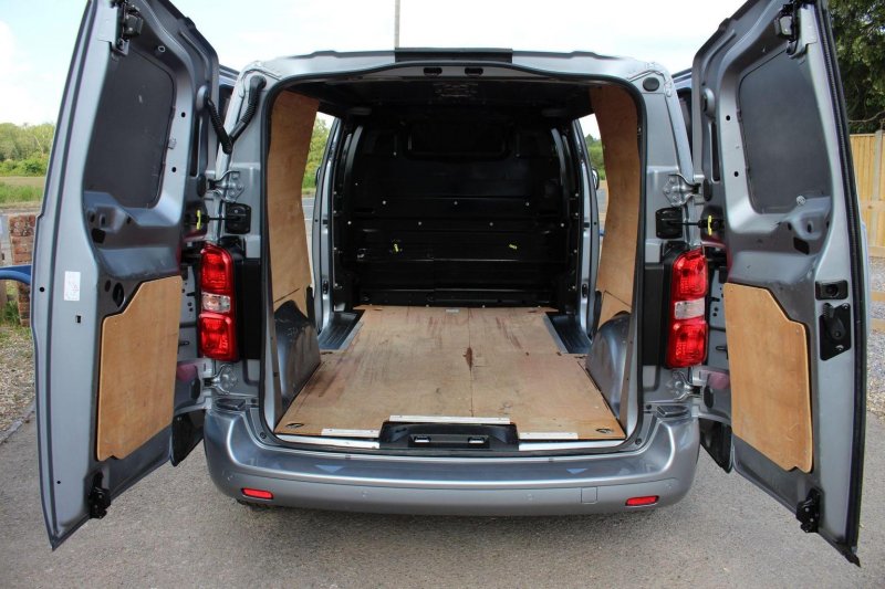 VAUXHALL VIVARO