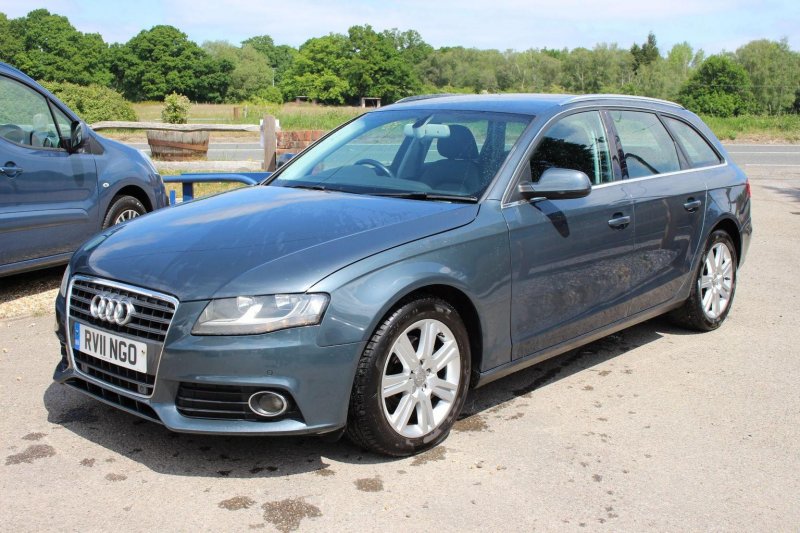 AUDI A4 AVANT