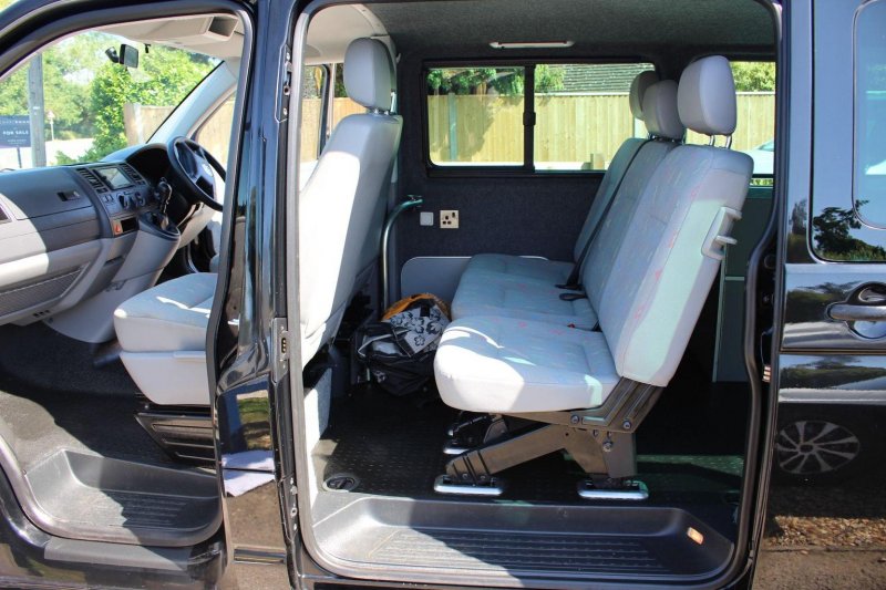 VOLKSWAGEN TRANSPORTER
