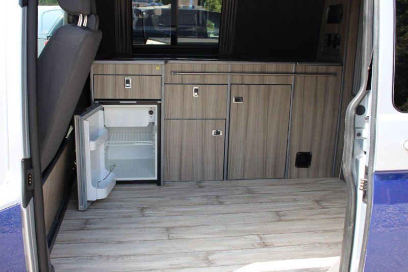 VOLKSWAGEN CAMPERVAN