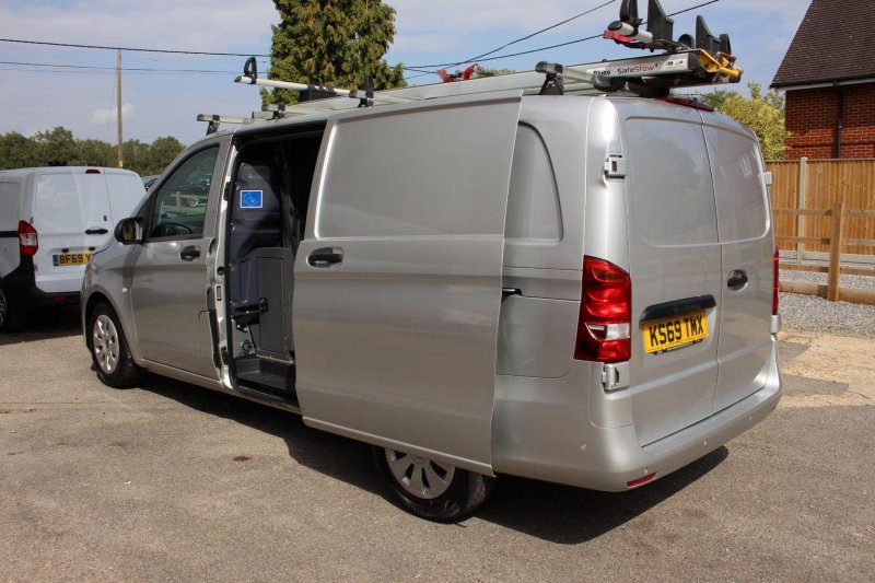MERCEDES-BENZ VITO